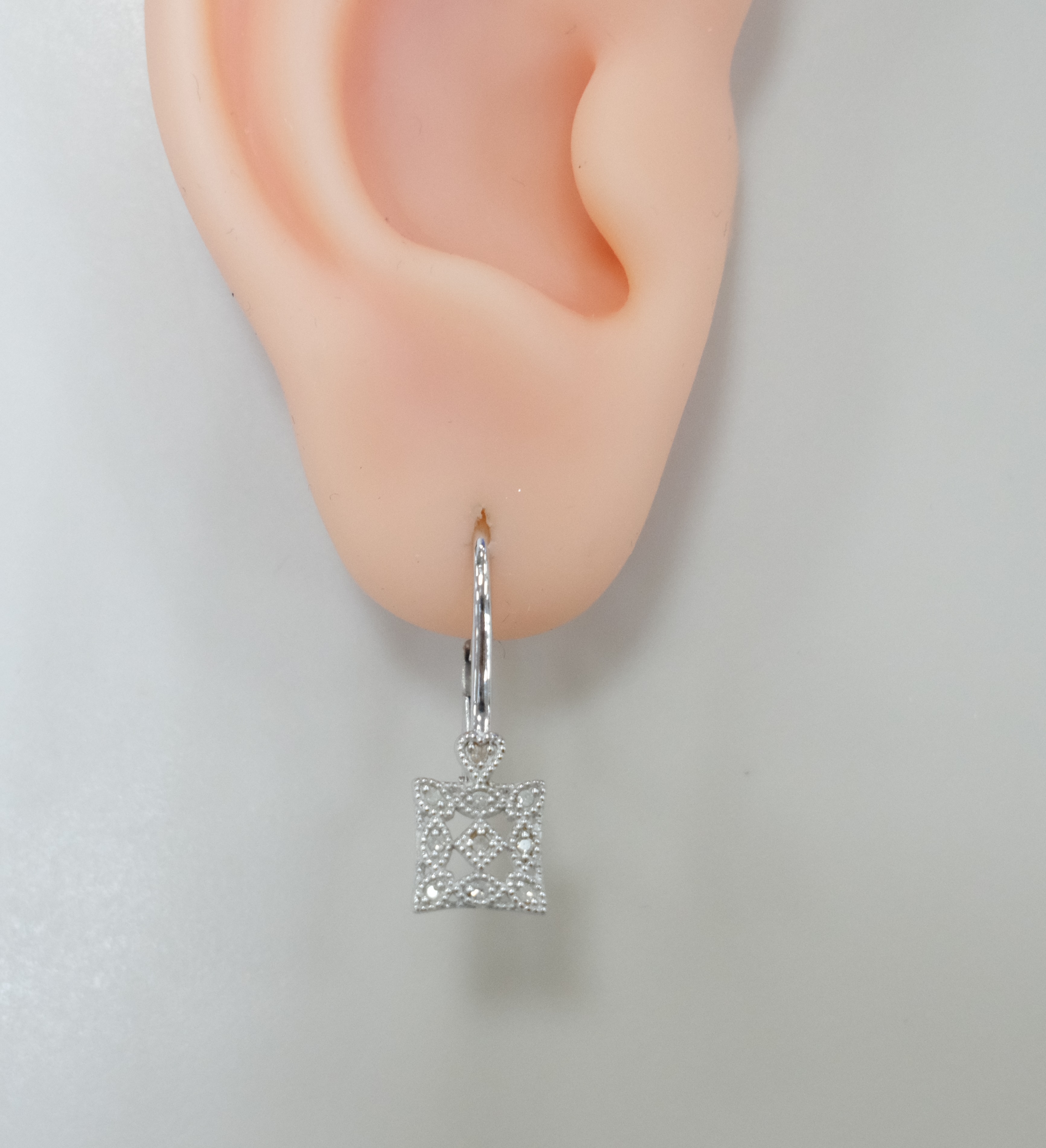 Серебряные серьги с бриллиантами